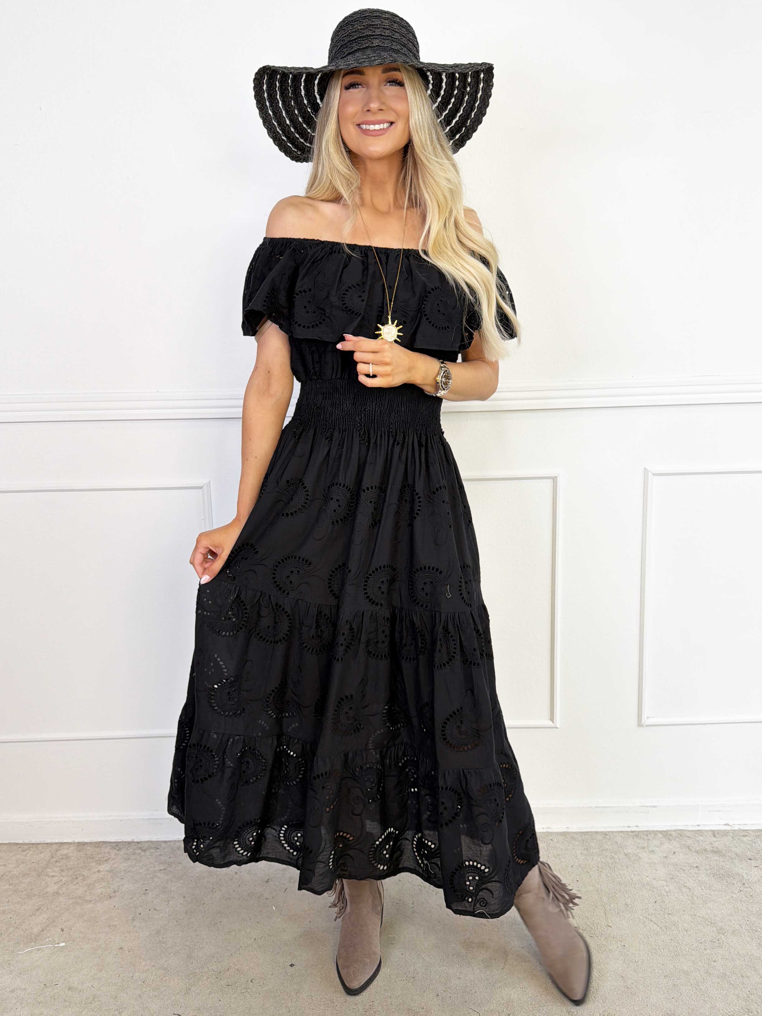 Angelina Broderie - Lang plus size viskosekjole i broderie anglaise